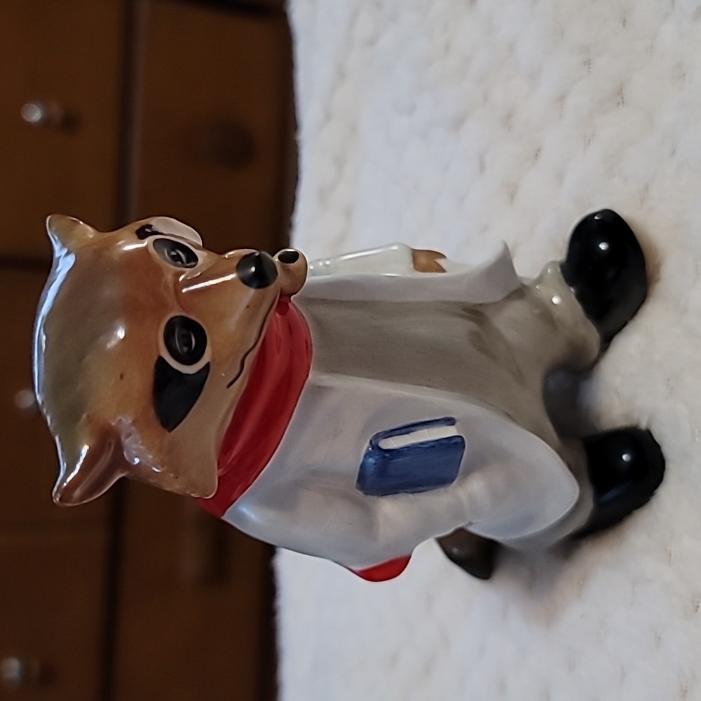 THE RINGTALE RACCOONS Vintage Figurine 1981 Goebel Bruce the Professor